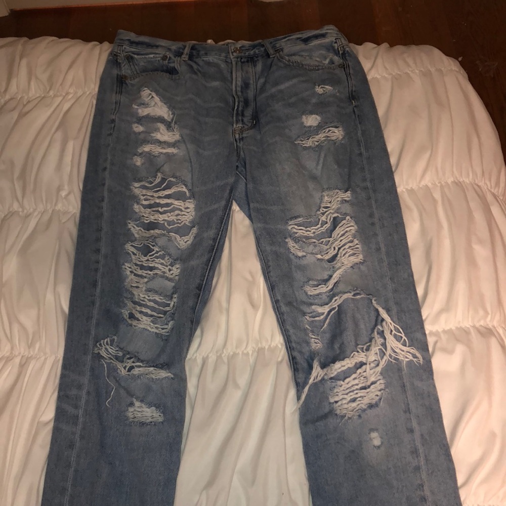 American Eagle High-Waisted Girlfriend Jean